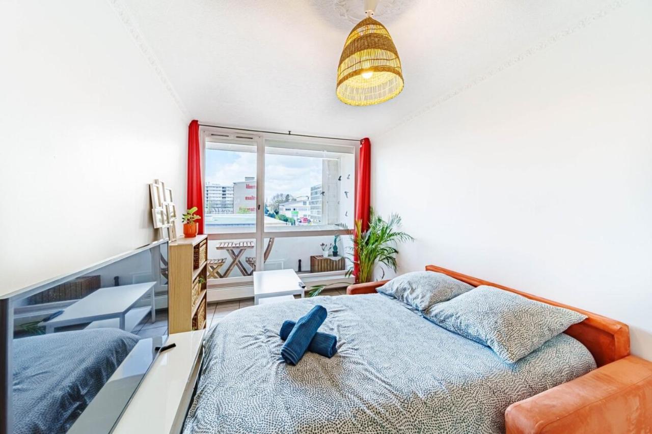 Atypical Apartment With Balcony & Interior Stairs Βιλερμπάν Εξωτερικό φωτογραφία