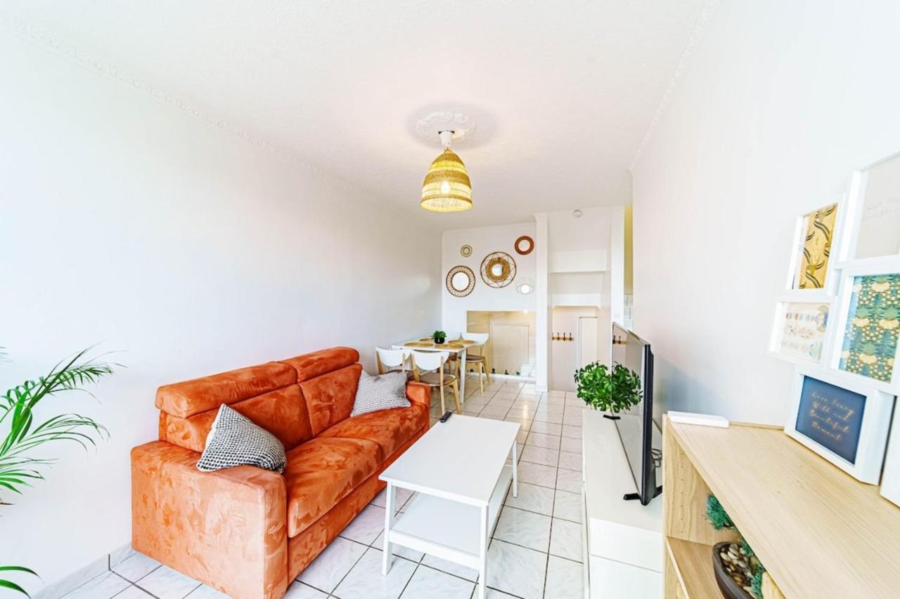 Atypical Apartment With Balcony & Interior Stairs Βιλερμπάν Εξωτερικό φωτογραφία